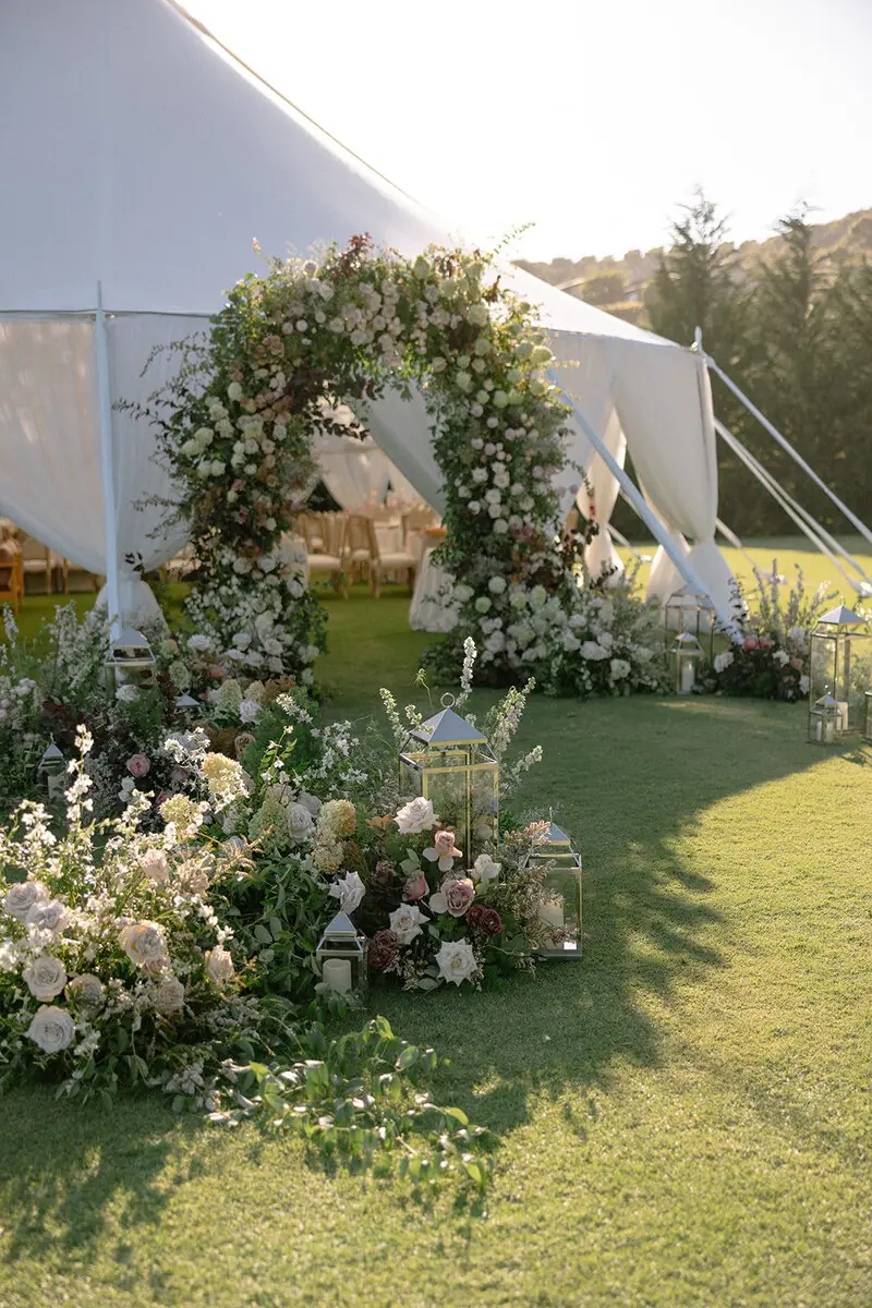 Wedding and Design: Where Floral Artistry Transforms Inspiration into Reality